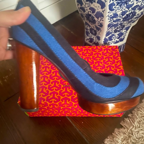 Tory Burch Joelle High Heel Pump SIZE 6.5 - Picture 9 of 13